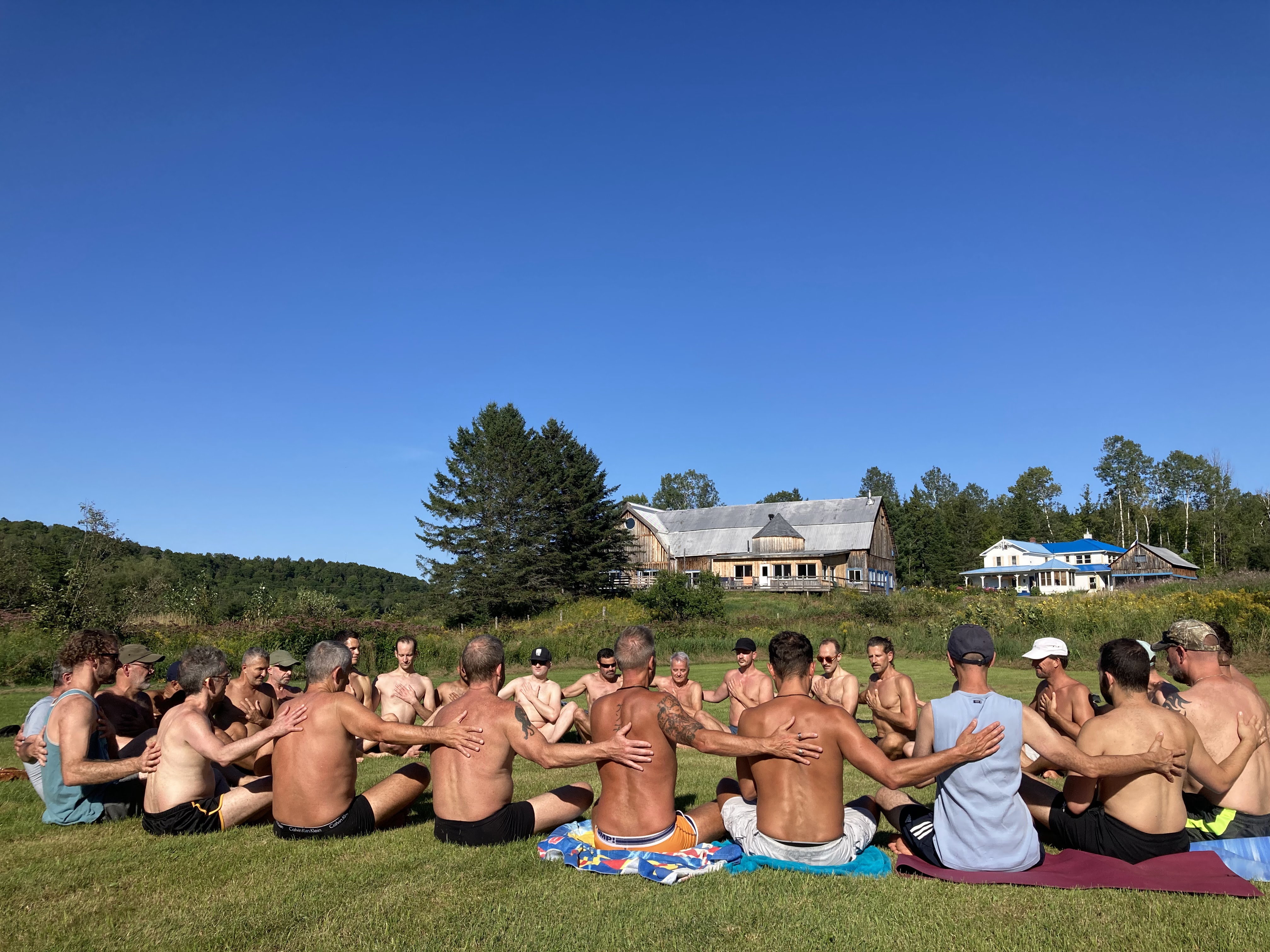 Men yoga weekend retreat Ripon Quebec forest